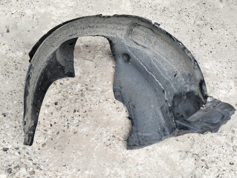 Reparație Podkrilnik – RePlastMD Chișinău