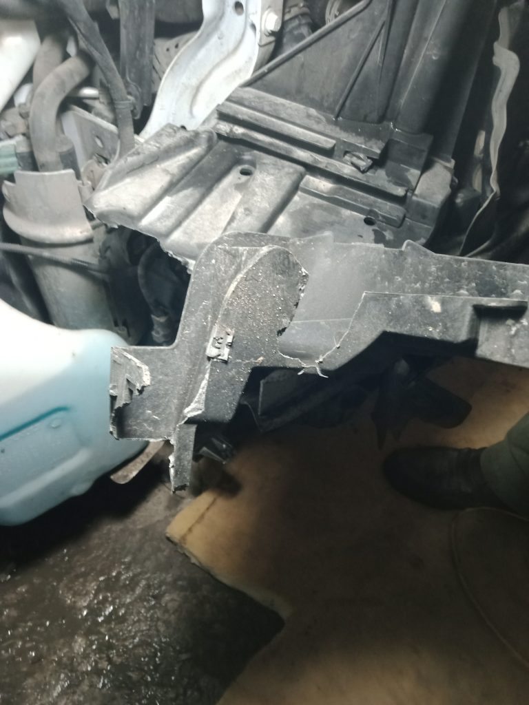 Lipire carcasă profesională – RePlastMD service RePlastMD