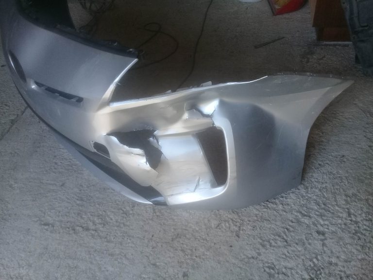 Refacere carcasă auto precisă – RePlastMD atelier RePlastMD