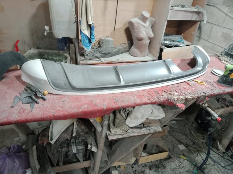 Reparație detaliu profesională – RePlastMD atelier RePlastMD