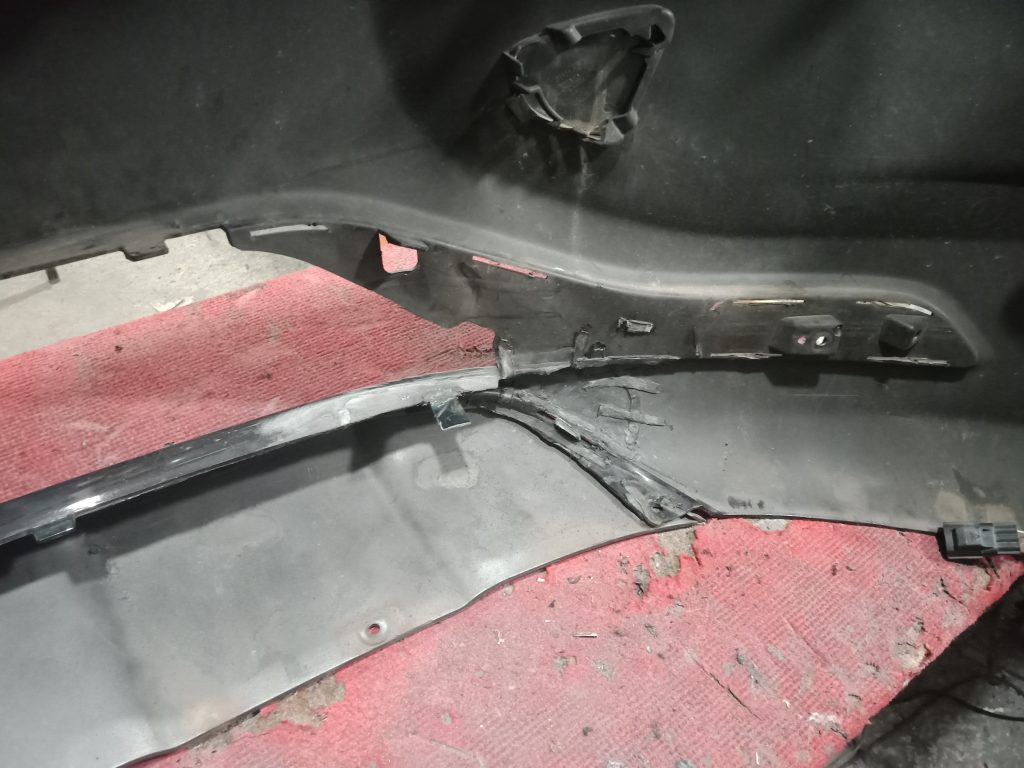 Media af1qipozb0krdxe5 l1abopvit l3rwmntu4ulbx – Reparație plastic auto Chișinău