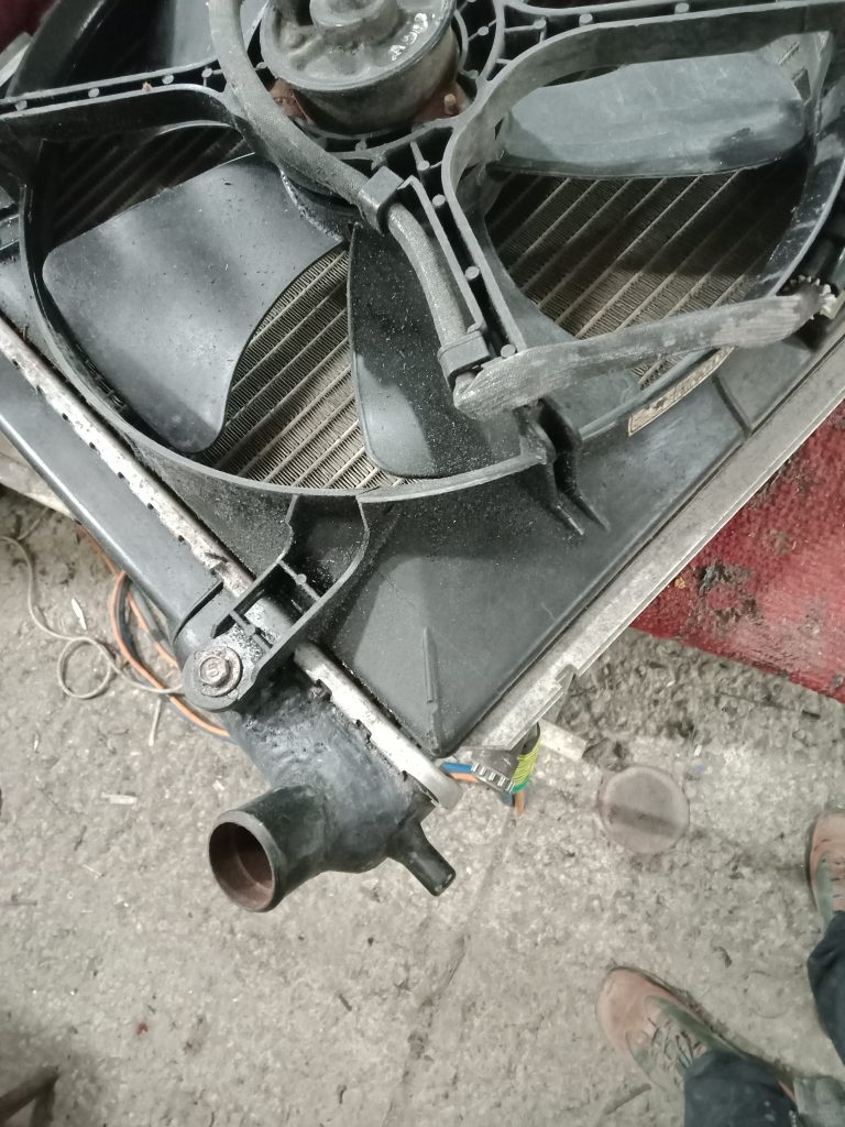 Lipire panou auto sigură – RePlastMD Chișinău