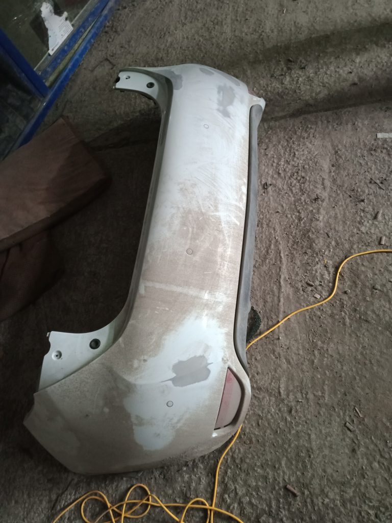 Sudură panou auto precisă – RePlastMD atelier RePlastMD