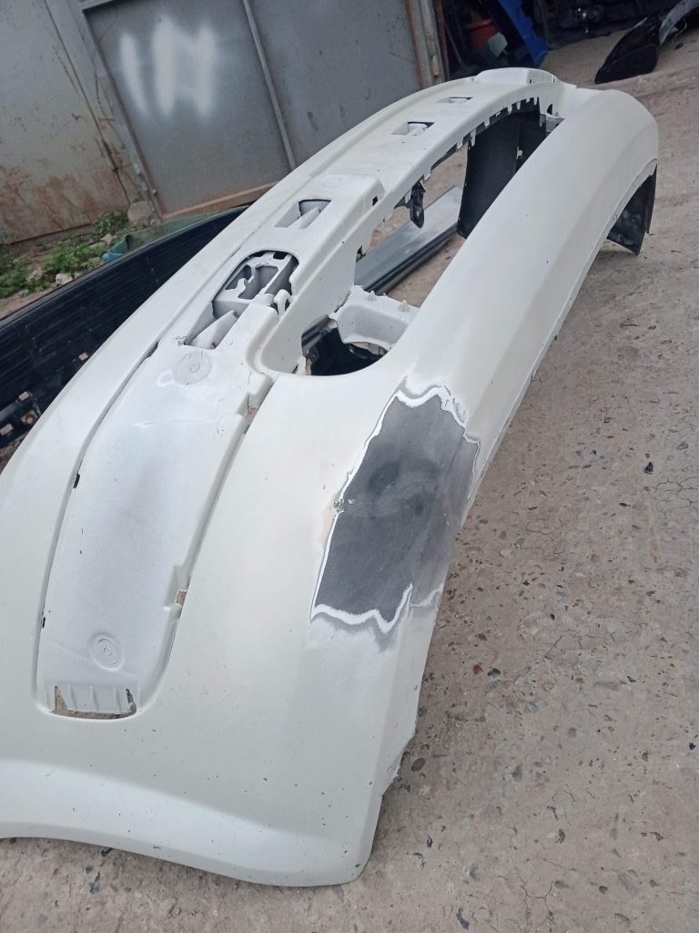 Reparație detaliu precisă – RePlastMD atelier RePlastMD