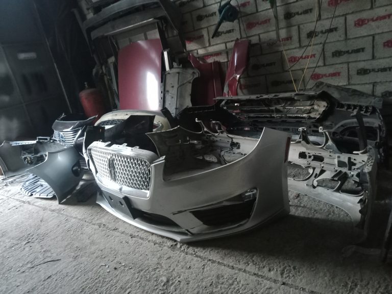 Sudură detaliu profesională – RePlastMD atelier RePlastMD